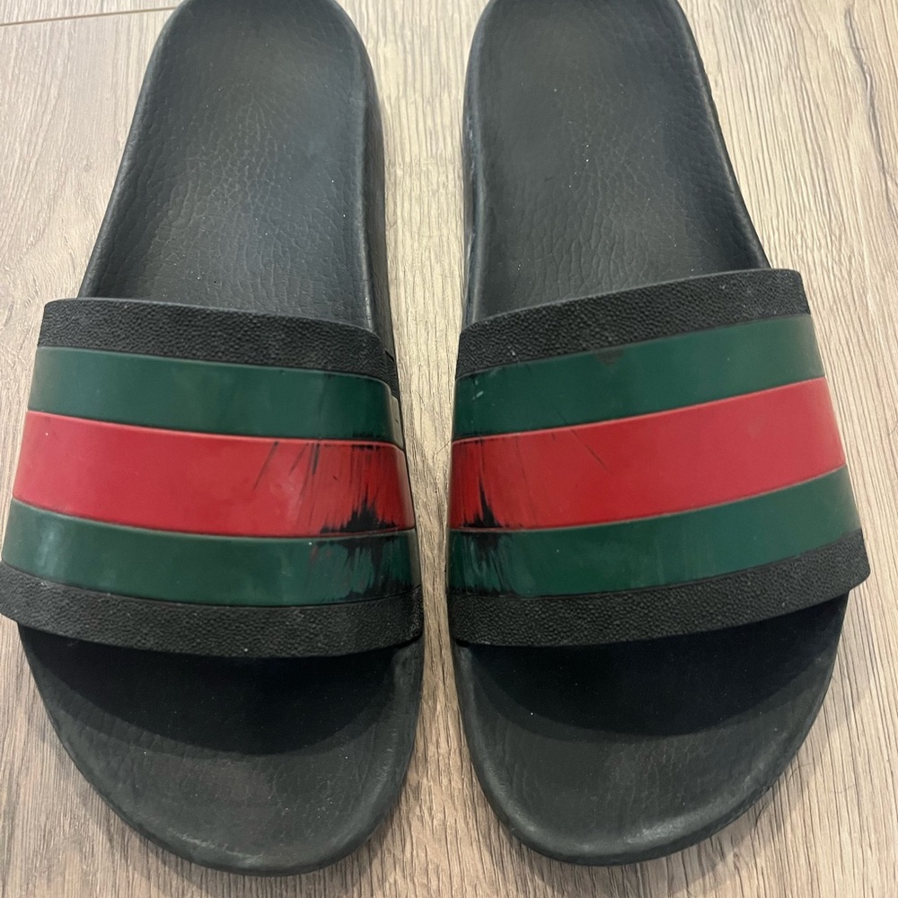 Authentic men’s gucci slides! Size 11 good used condition